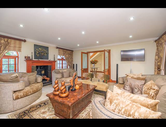 5 BEDROOM HOUSE FOR SALE IN HURLINGHAM MANOR